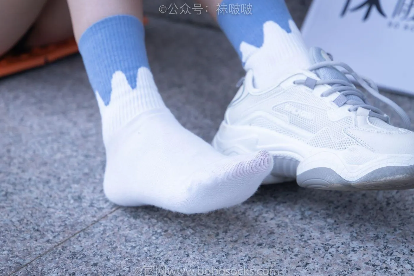 [BoBoSocks袜啵啵]NO.028 小米-运动鞋、白棉袜、裸足 [133P]插图4